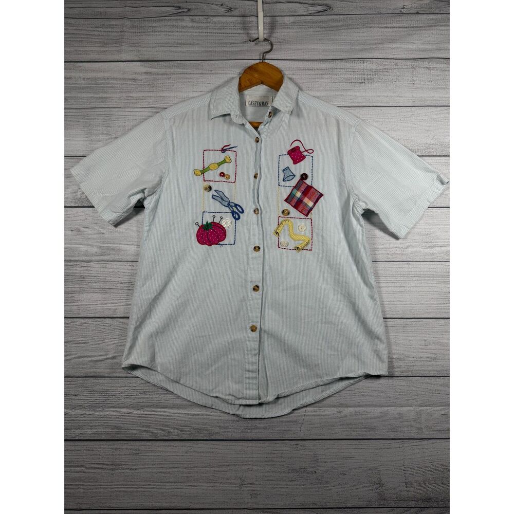 Vintage Casey & Max Women’s Small Blue Stripe Sewing Applique Button Shirt 4105